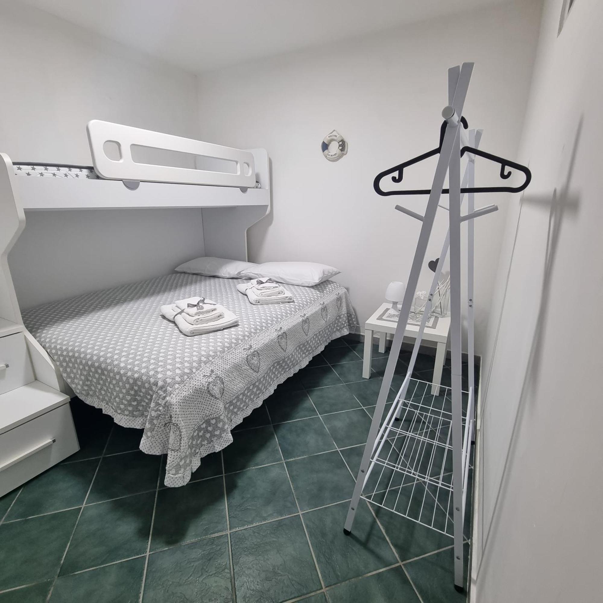 Casa Vacanze Afea Torre Dell'Orso Salento Puglia Exterior photo